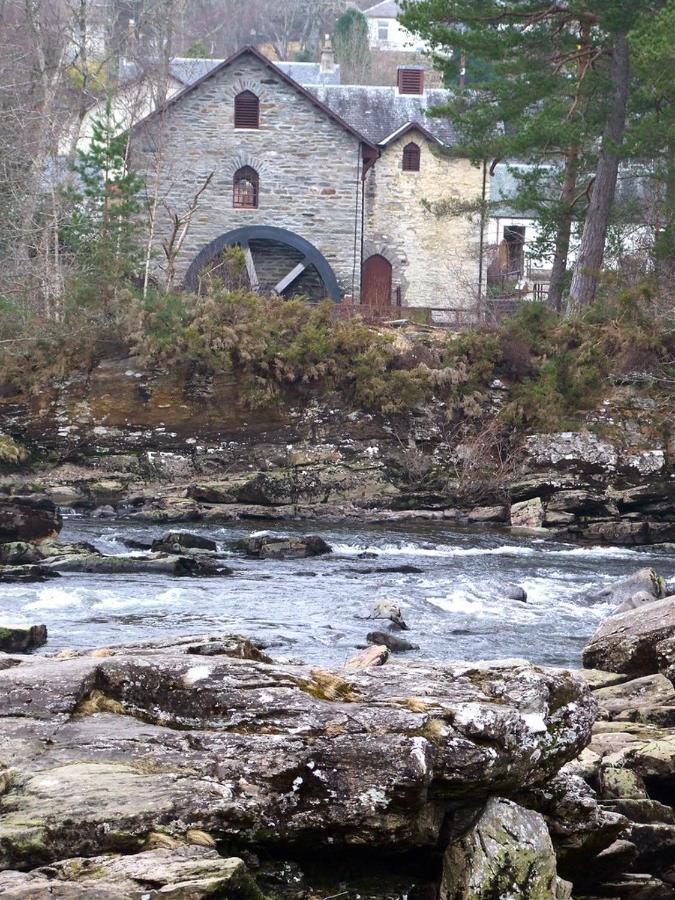 Waterfall Lodge - Private Waterfall And Sauna Killin Exterior photo